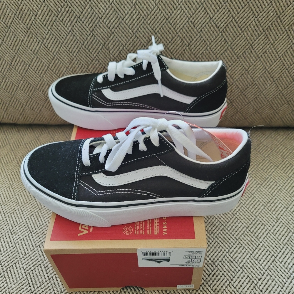 BNIB Boys Vans Old Skool Platfor Sneakers (sz 3)